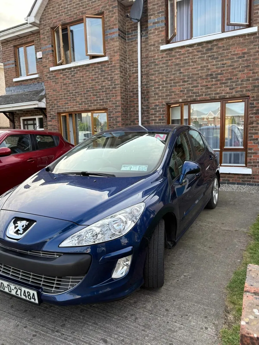 Peugeot 308 2010 - Image 2