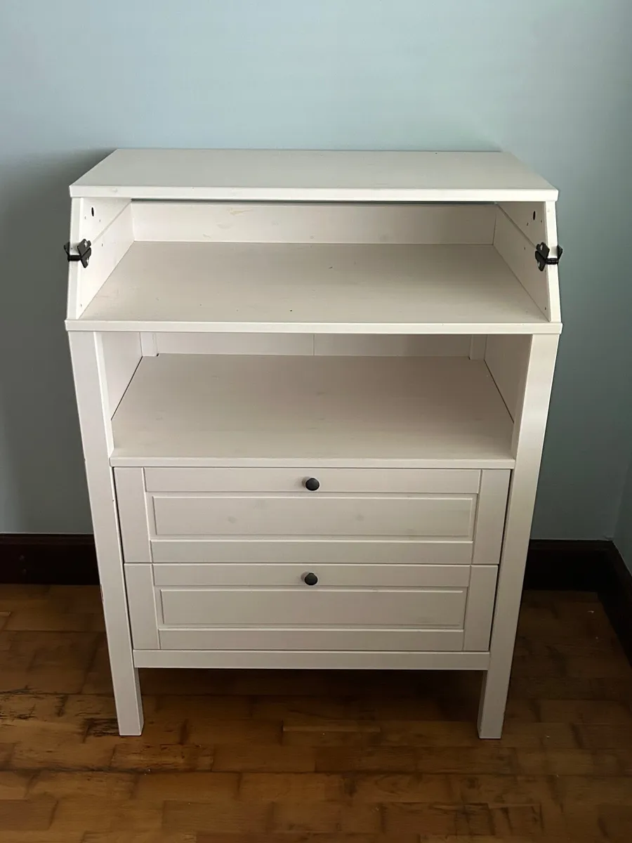 Baby Changing Station - Image 1