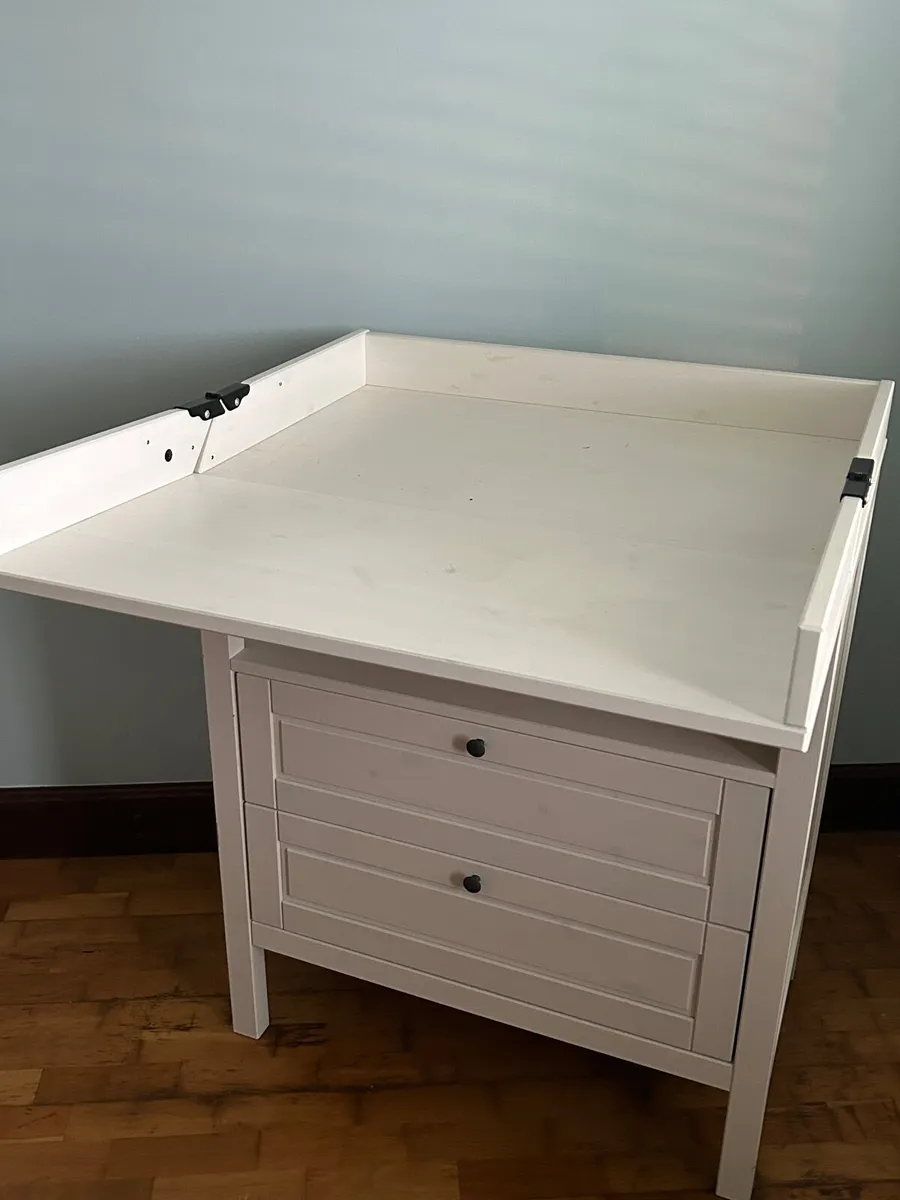 Baby Changing Station - Image 2