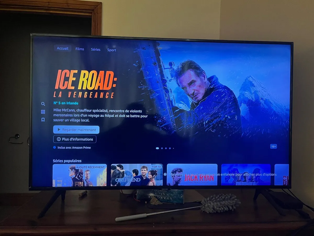 Tv Samsung 43 inches crystal UHD - Image 1
