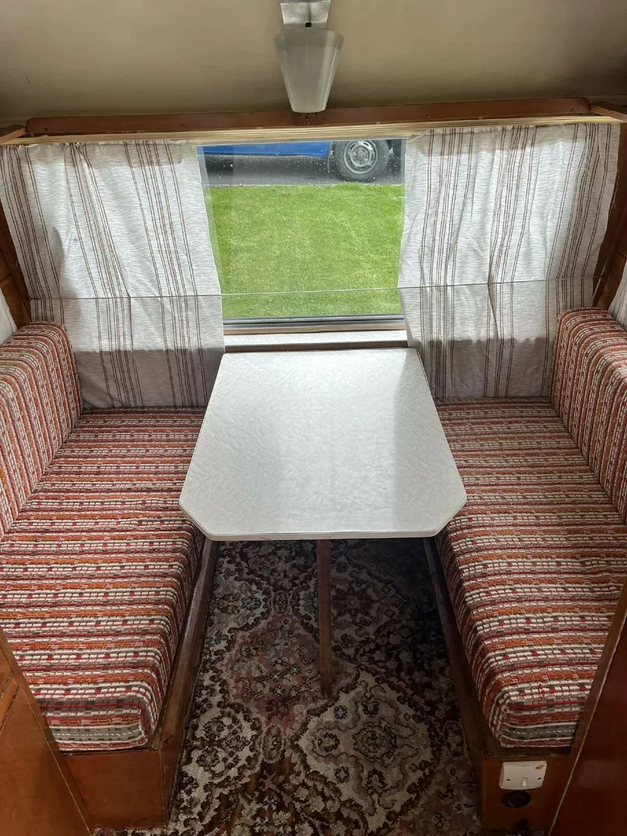 10 ft vintage caravan - Image 3