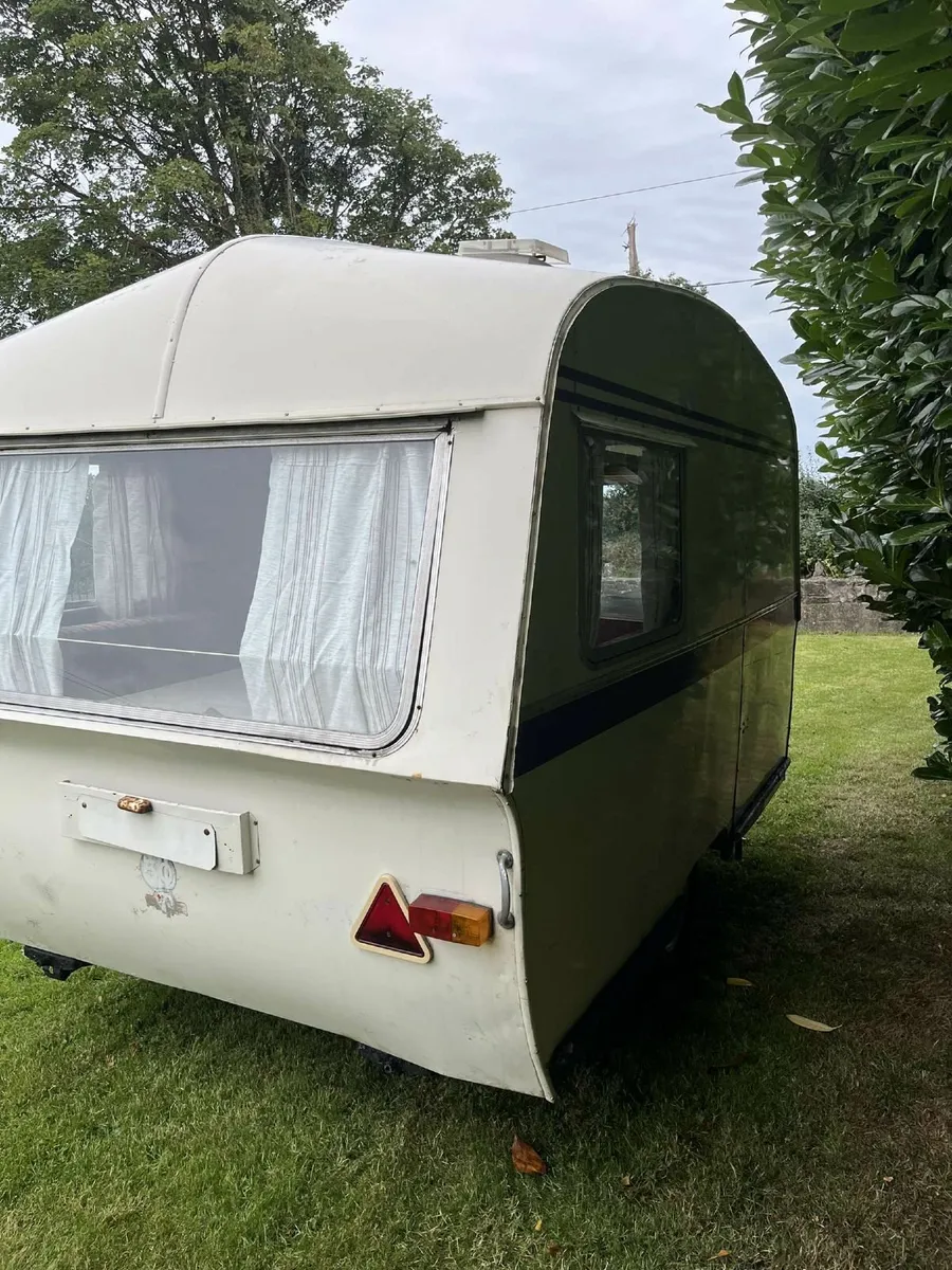 10 ft vintage caravan - Image 4
