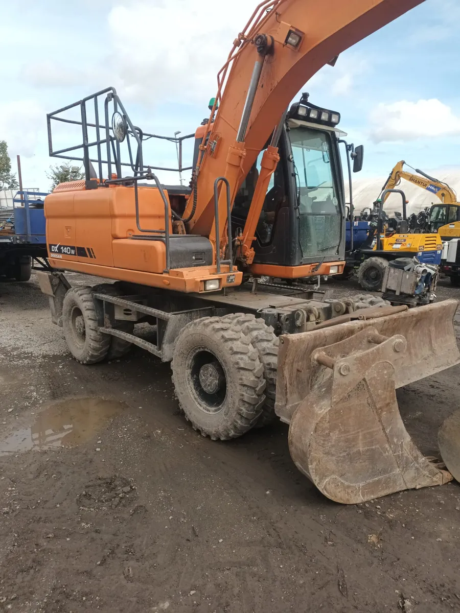 Wheeled Excavator DX140W-3 - Image 3