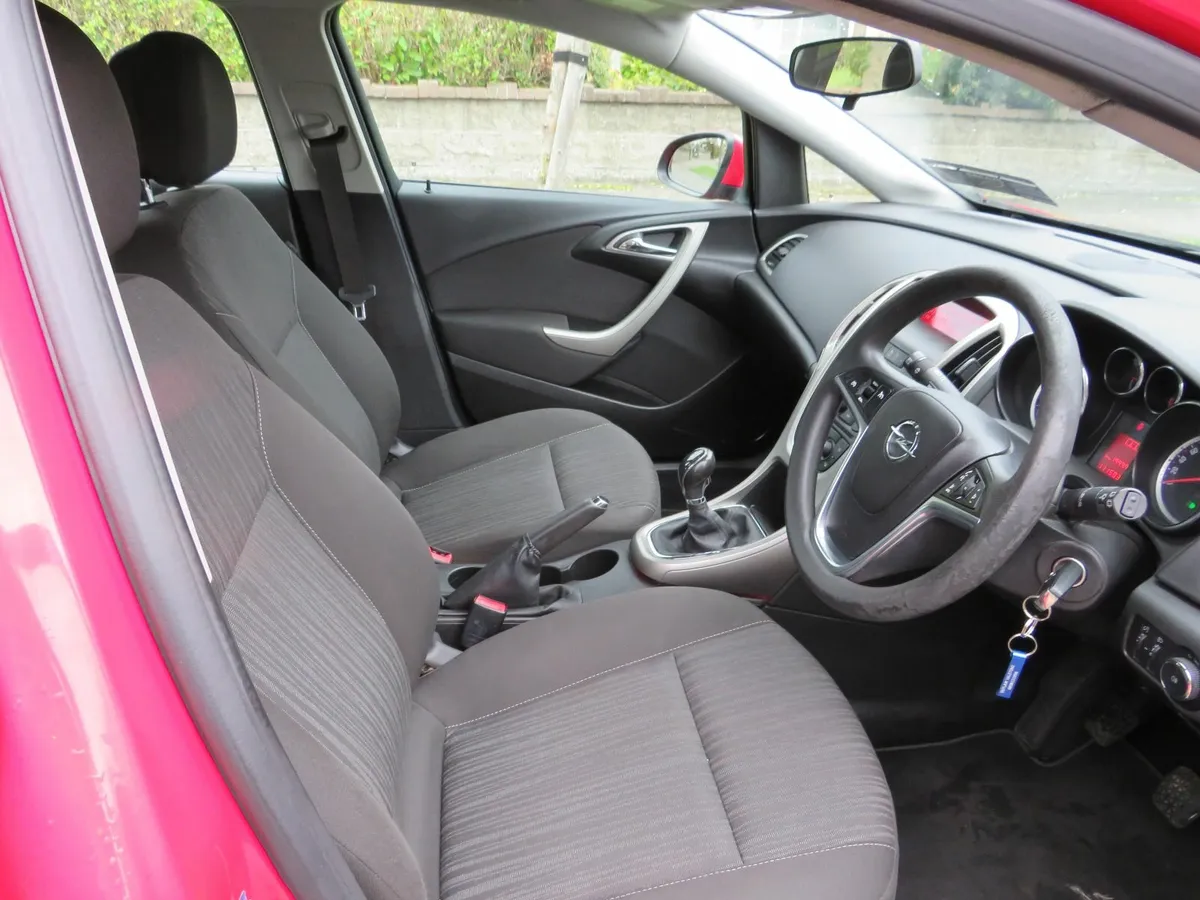 Opel Astra 2010 5DR DIESEL NCTD 07.26 BARGAIN - Image 2