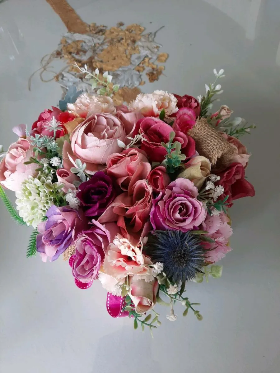 Heart shaped silk flower arrangement - Image 2