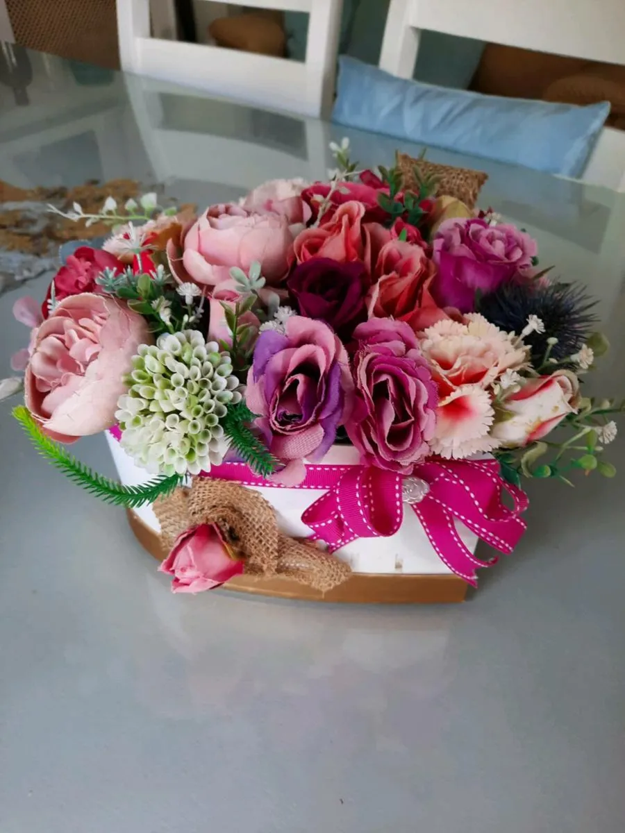 Heart shaped silk flower arrangement - Image 4