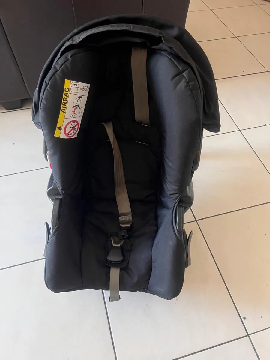 Car seater with Isofix base- Free to Go - Image 1