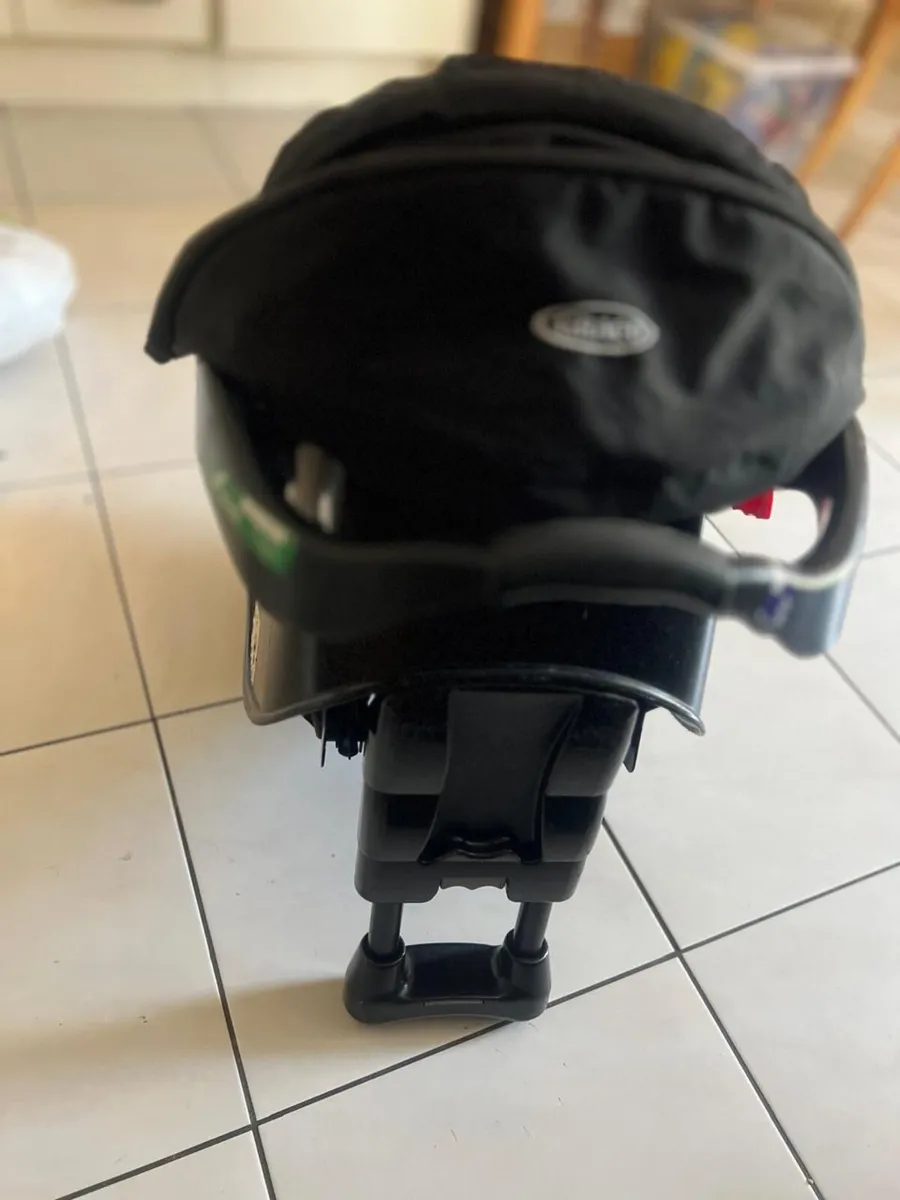 Car seater with Isofix base- Free to Go - Image 3
