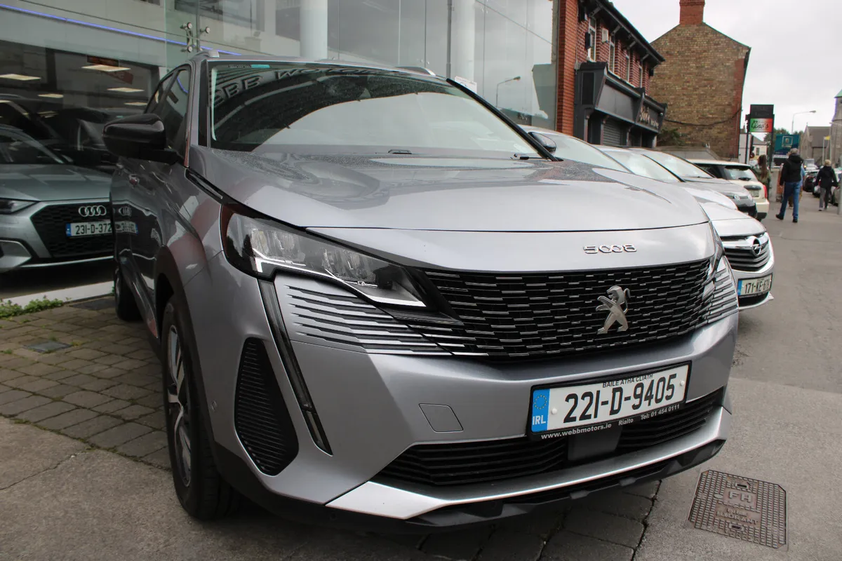 Peugeot 5008 1.5 HDI ALLURE 2022 *1 OWNER* - Image 1