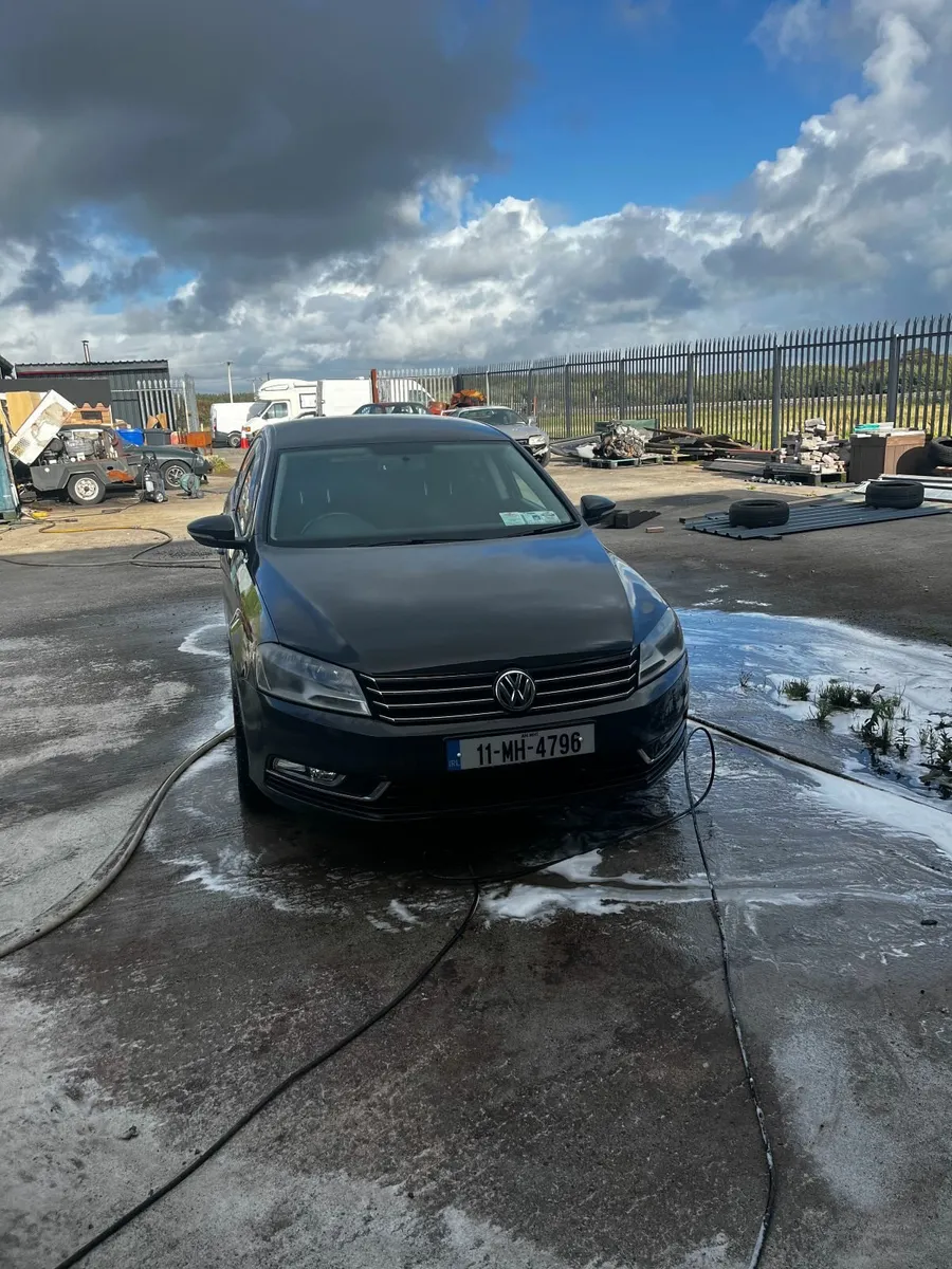 Volkswagen Passat 2011 - Image 1