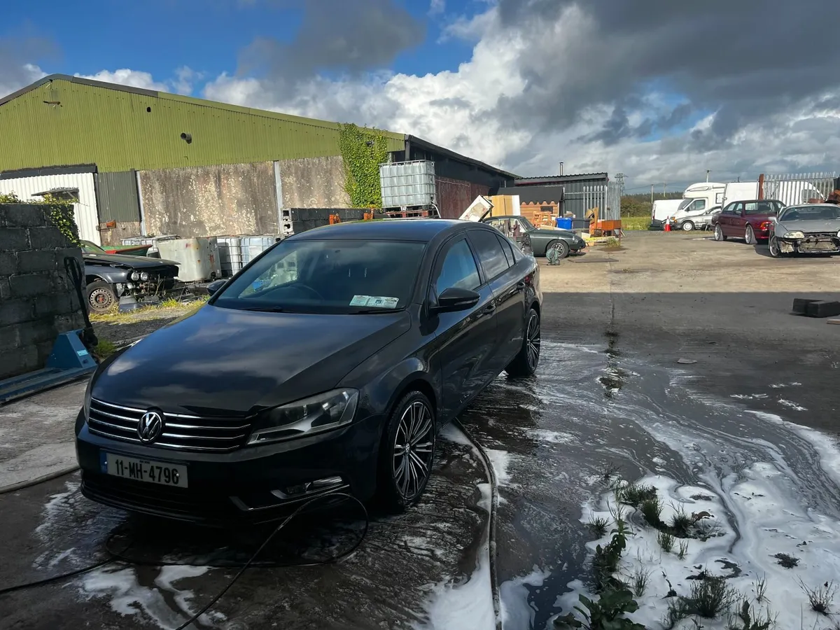 Volkswagen Passat 2011 - Image 4