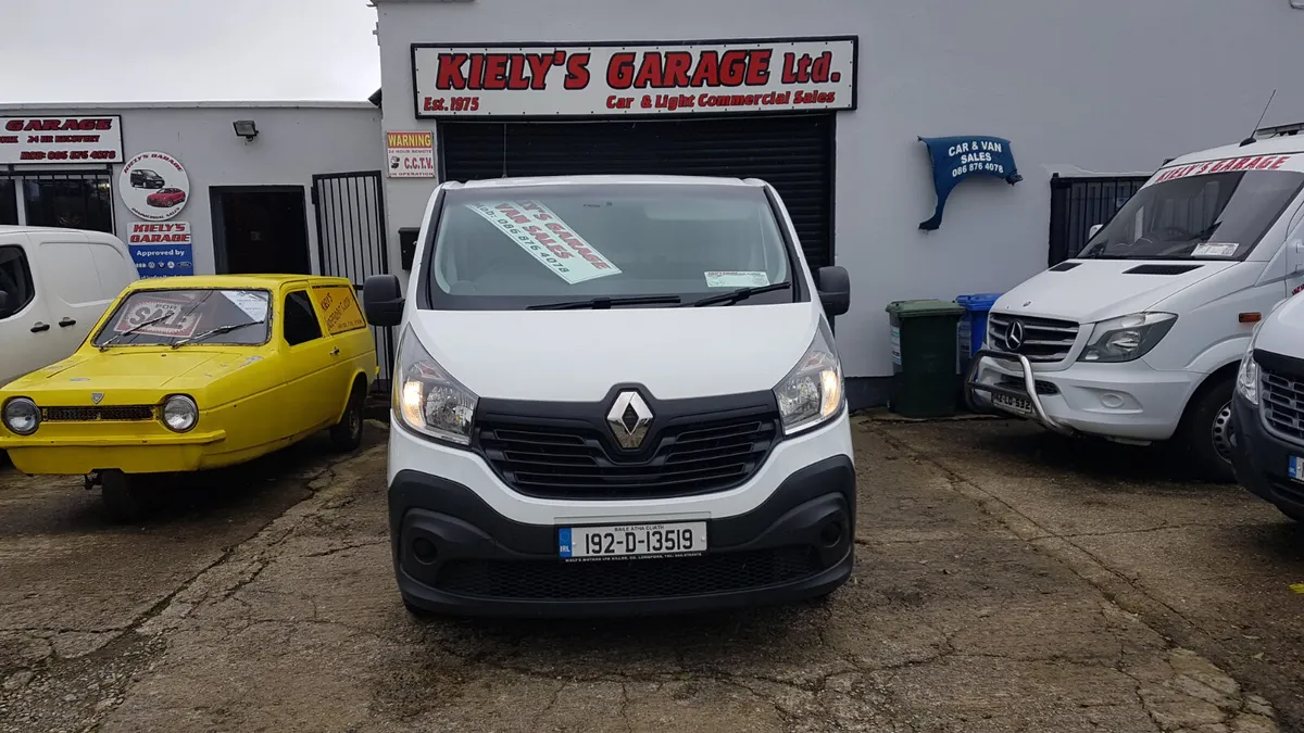 Renault Trafic 192D LWB MINT VAT INVOICE - Image 2