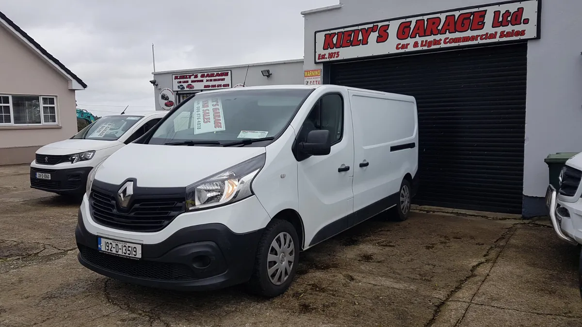 Renault Trafic 192D LWB MINT VAT INVOICE - Image 3