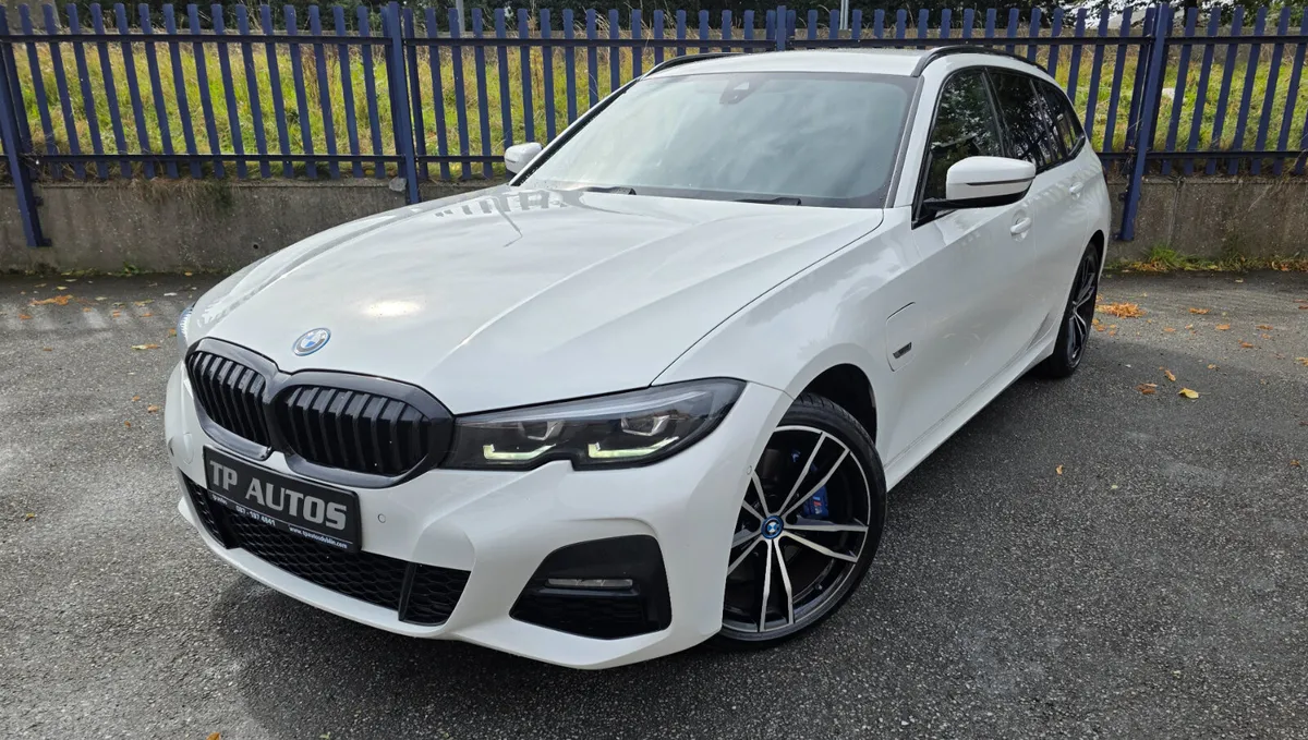 BMW 3-Series 2021 - Image 1