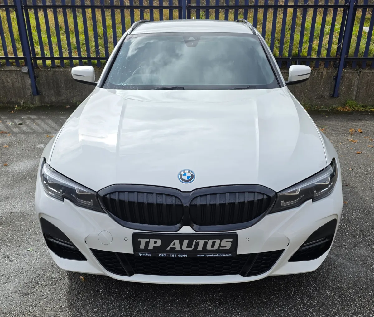 BMW 3-Series 2021 - Image 2
