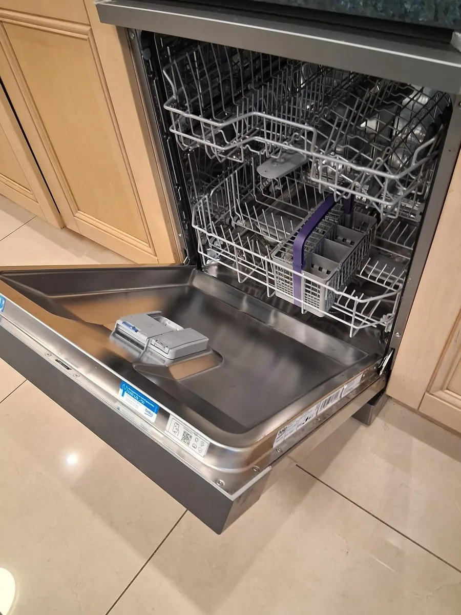 Dishwasher - Image 2
