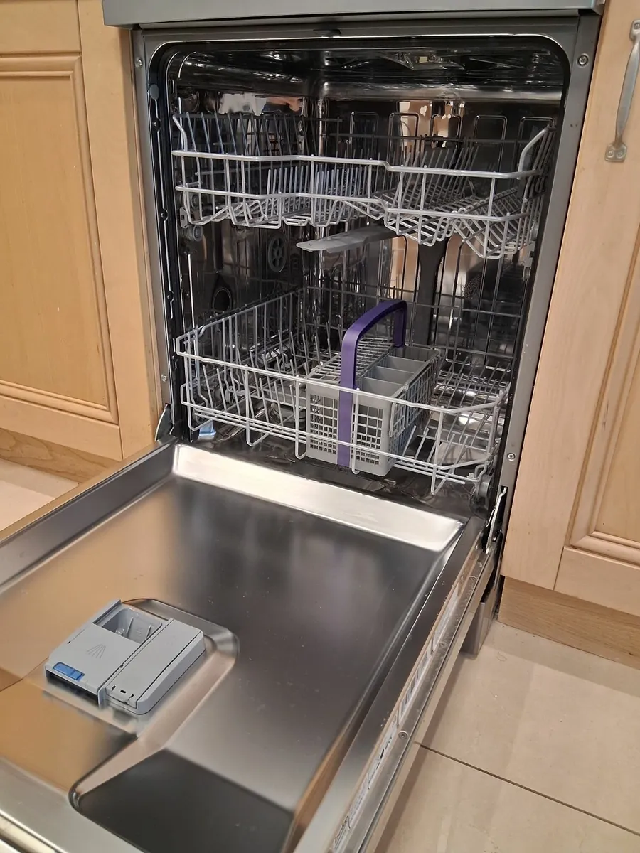 Dishwasher - Image 3