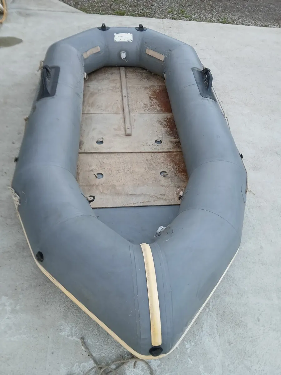 Inflatable dinghy - Image 1