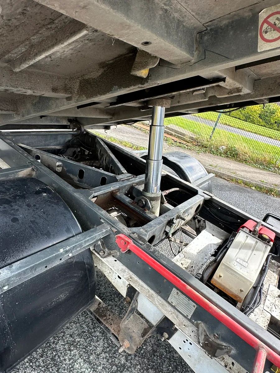 19 FORD TRANSIT TIPPER - Image 2