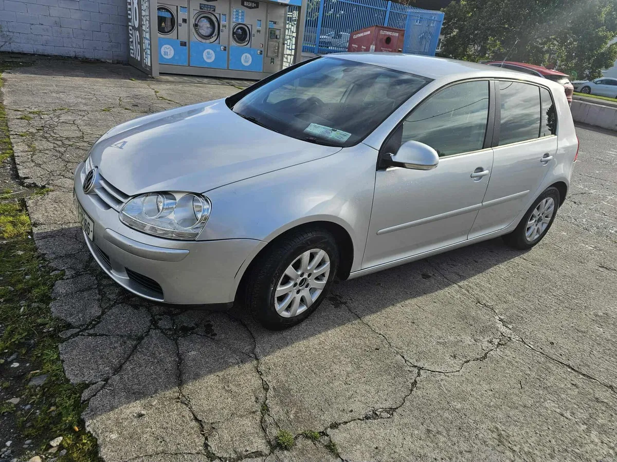 AUTOMATIC 07 Volkswagen Golf - Image 3
