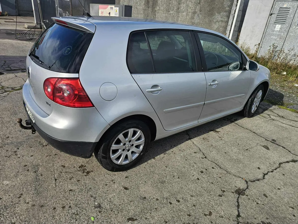 AUTOMATIC 07 Volkswagen Golf - Image 4