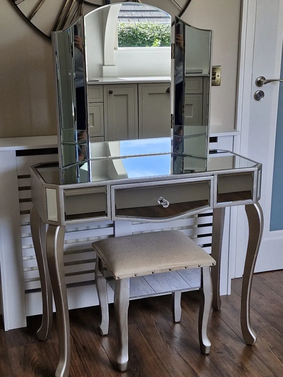 Dressing Table - Image 1