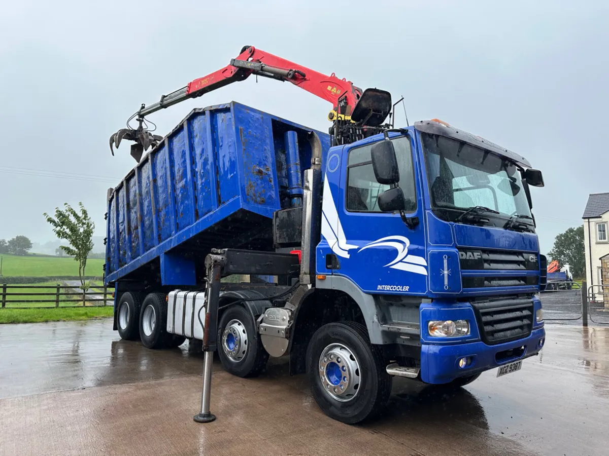 2010 DAF CF85 410 recycling spec truck - Image 1