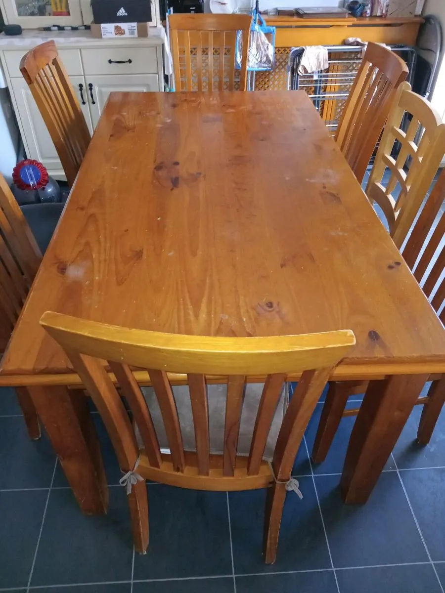 Dining Table and chairs - Image 1