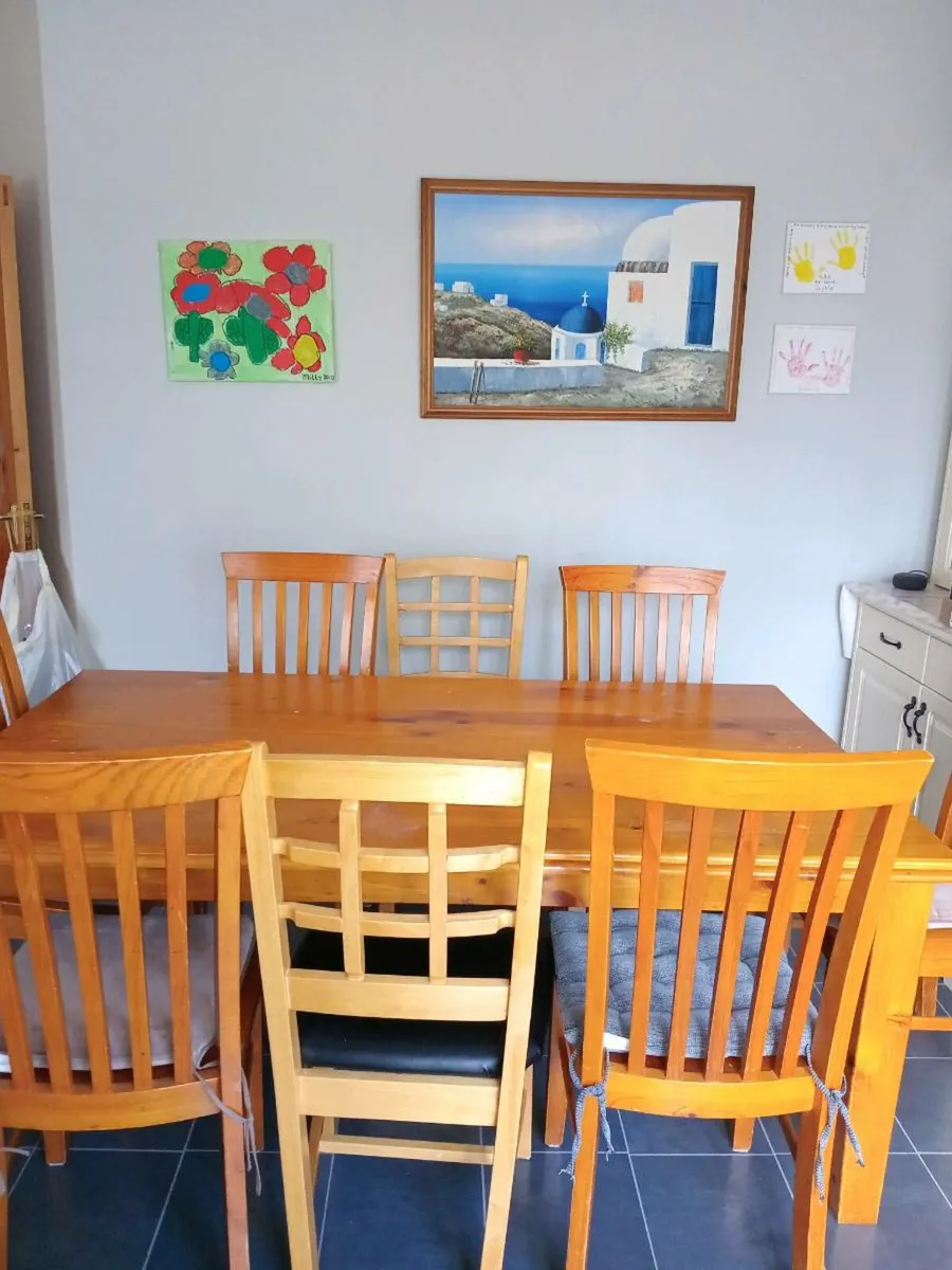 Dining Table and chairs - Image 2