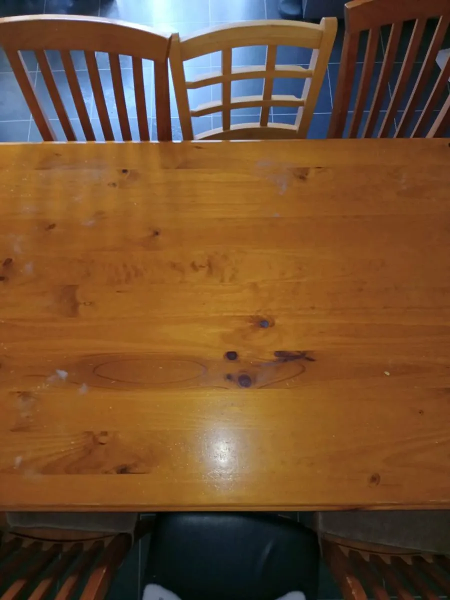 Dining Table and chairs - Image 3