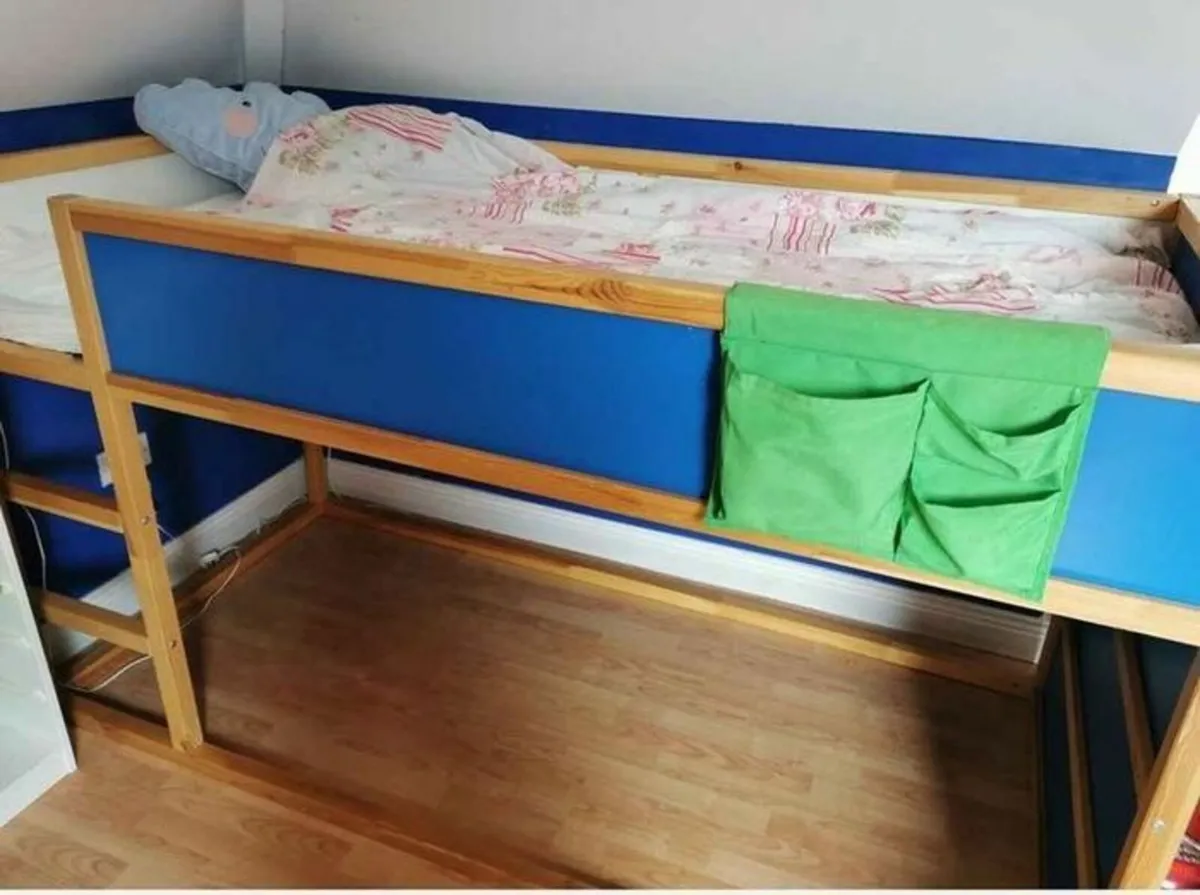 Bunk bed