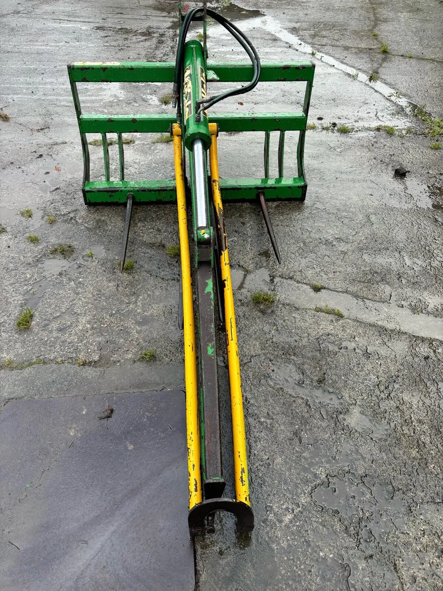 Mchale bale Spliter - Image 1