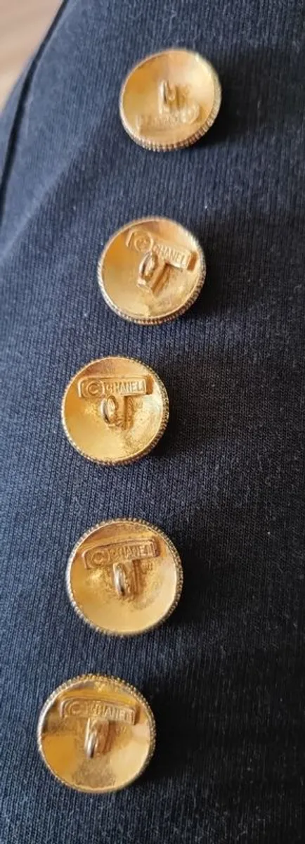 Chanel buttons - Image 2