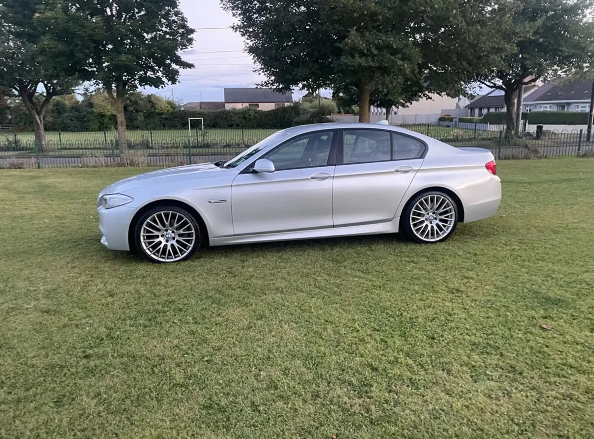 BMW 520 AUTO NEW CHAIN - Image 3