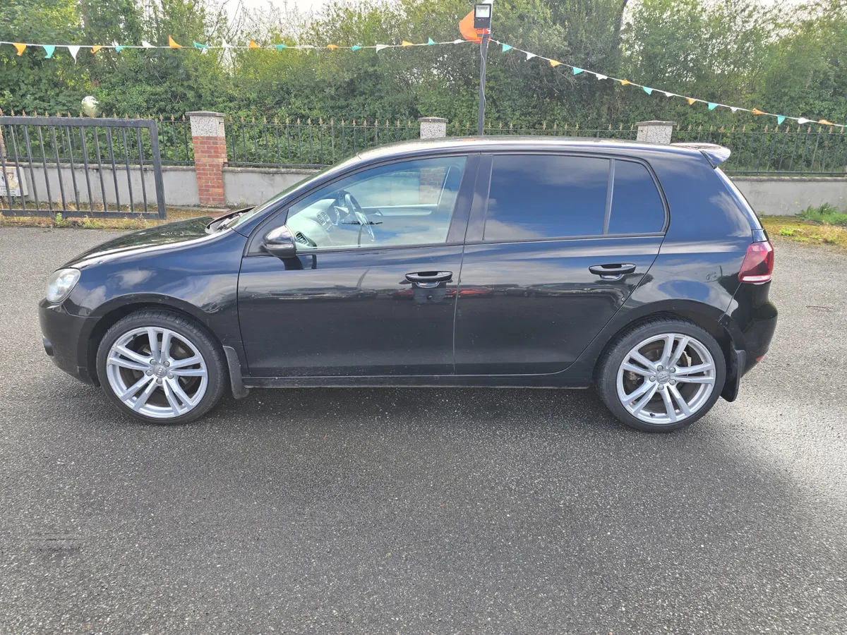 Volkswagen Golf 2010 - Image 4