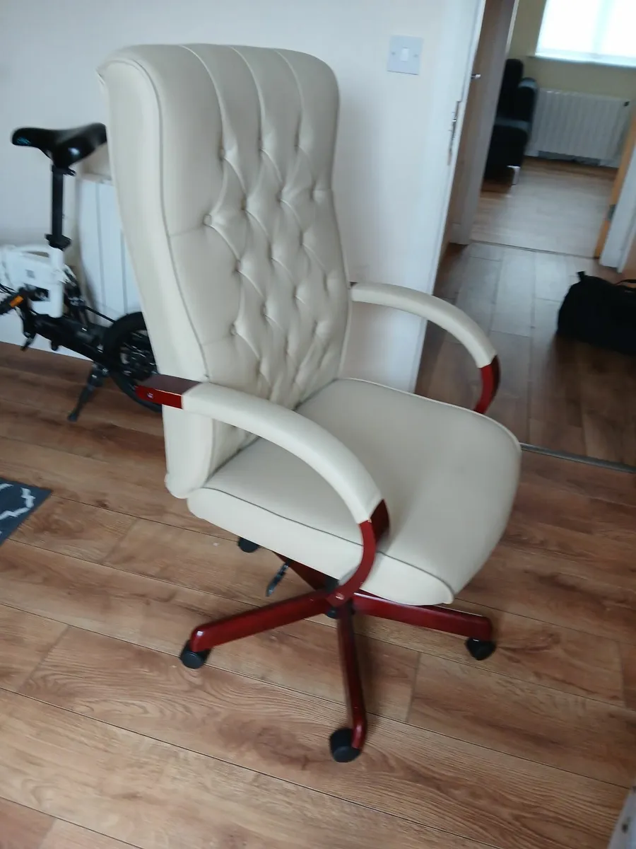 Office Chair - Image 1