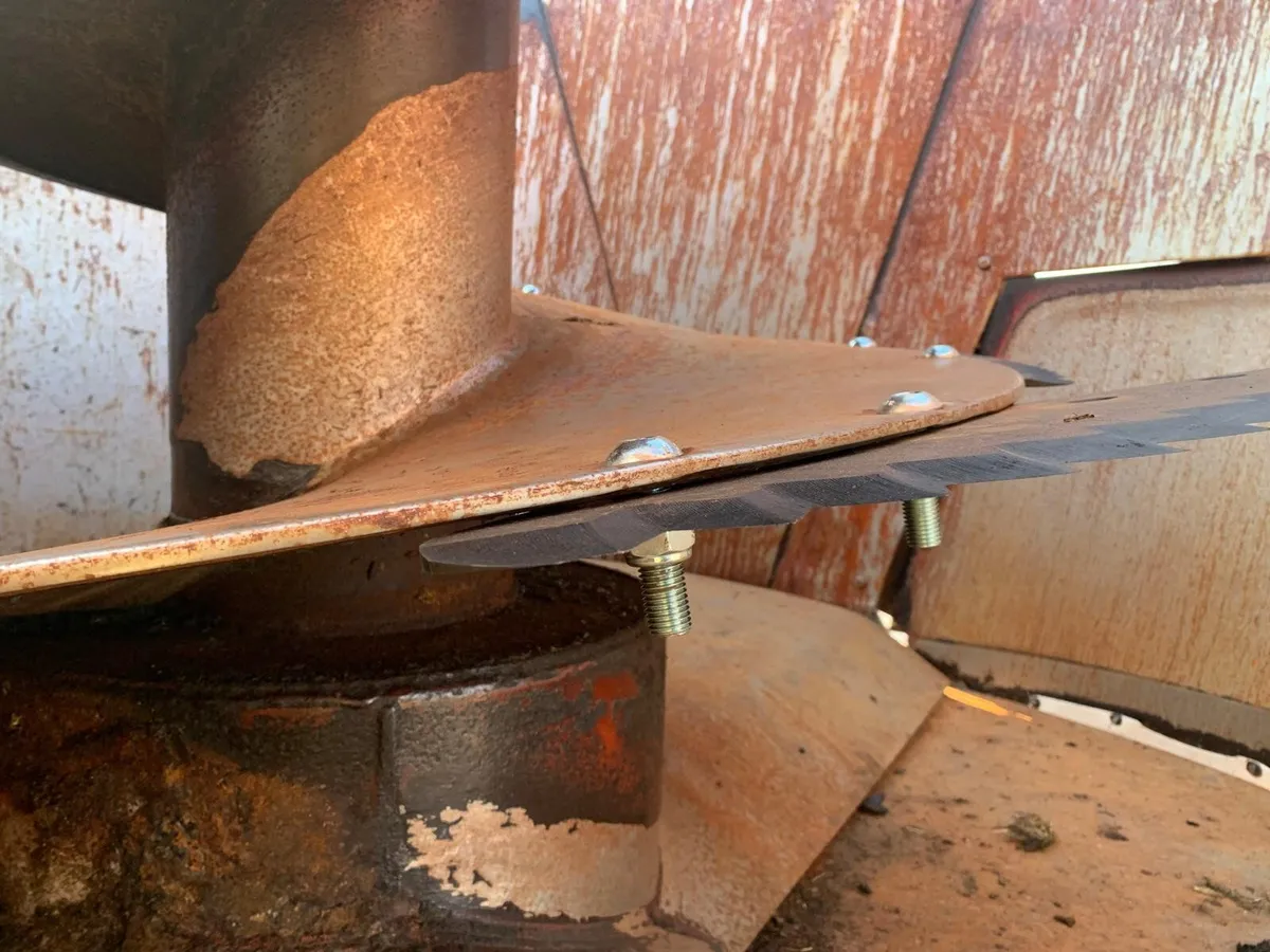 REDROCK/TRIOLET 10M FEEDER, REAR DOORS - Image 3