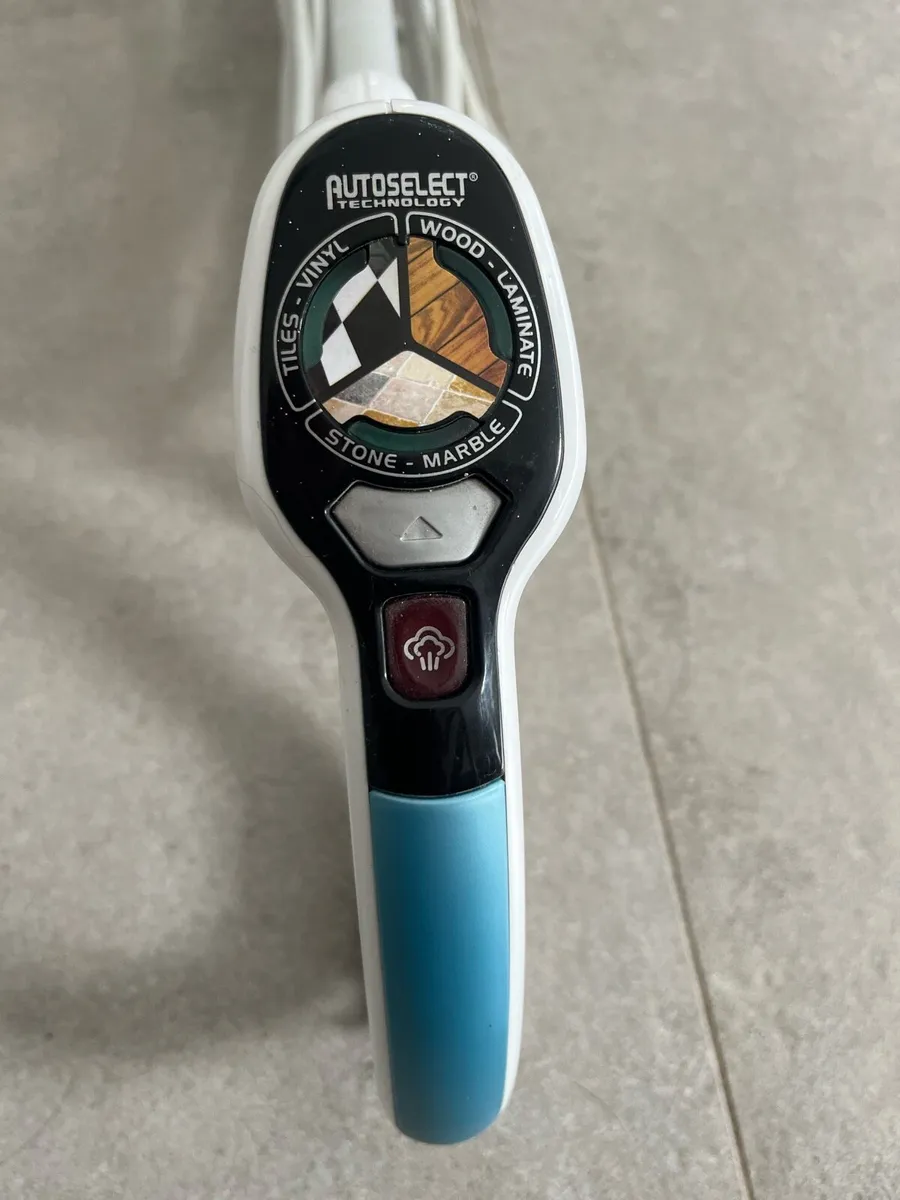 Black+Decker steam mop - Image 3