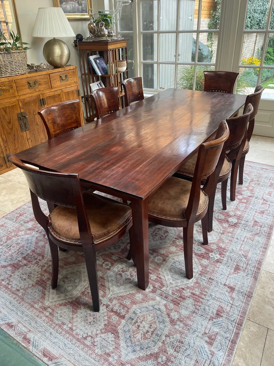 Table and chairs - Image 3