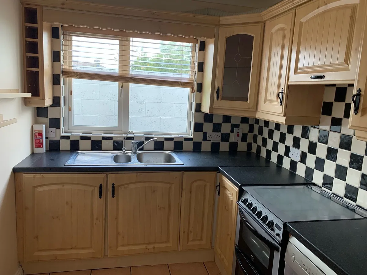 Second Hand Kitchen (>20 years old) - Image 2