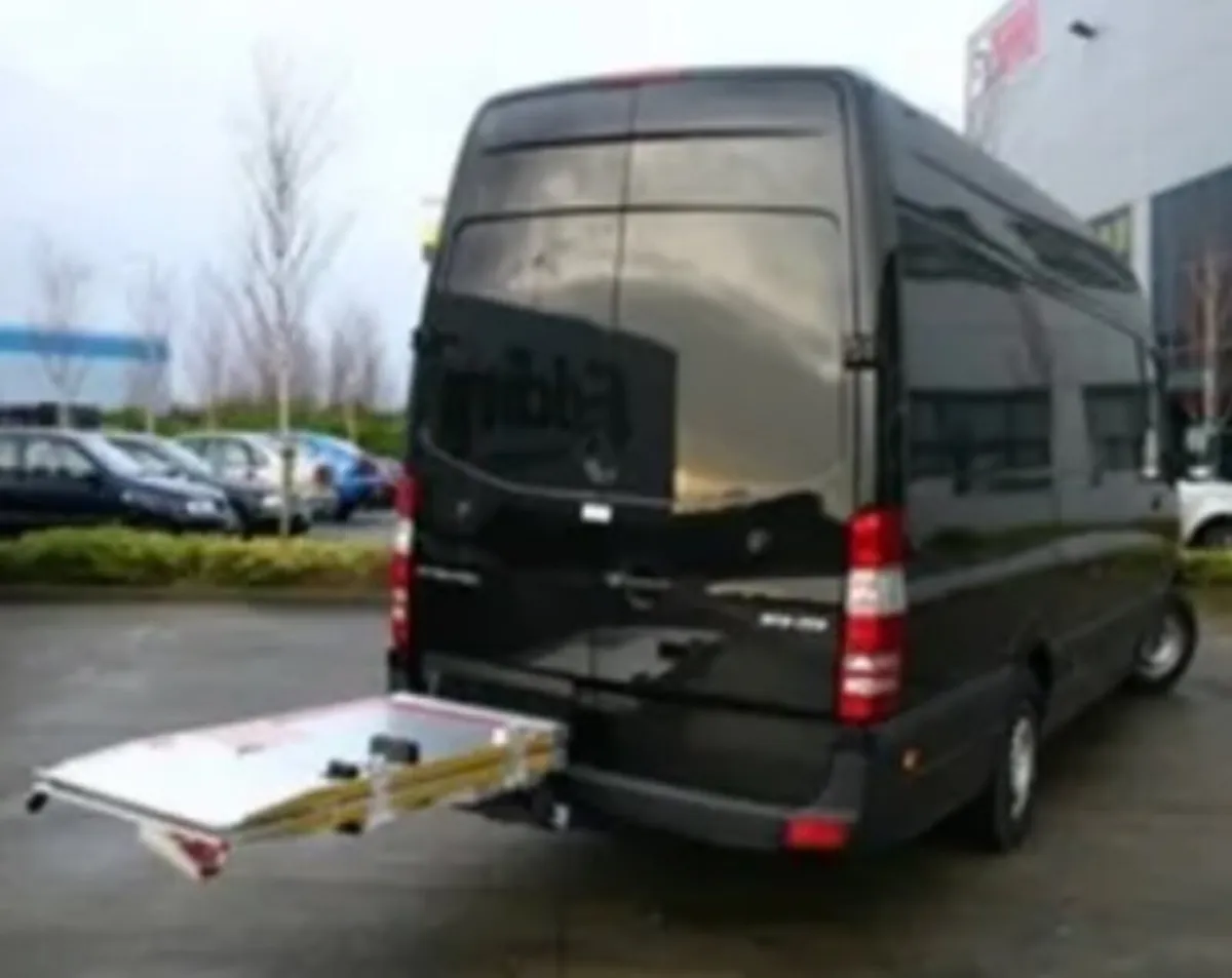 Zepro 600kg Folding Platform Tail Lift - Image 2