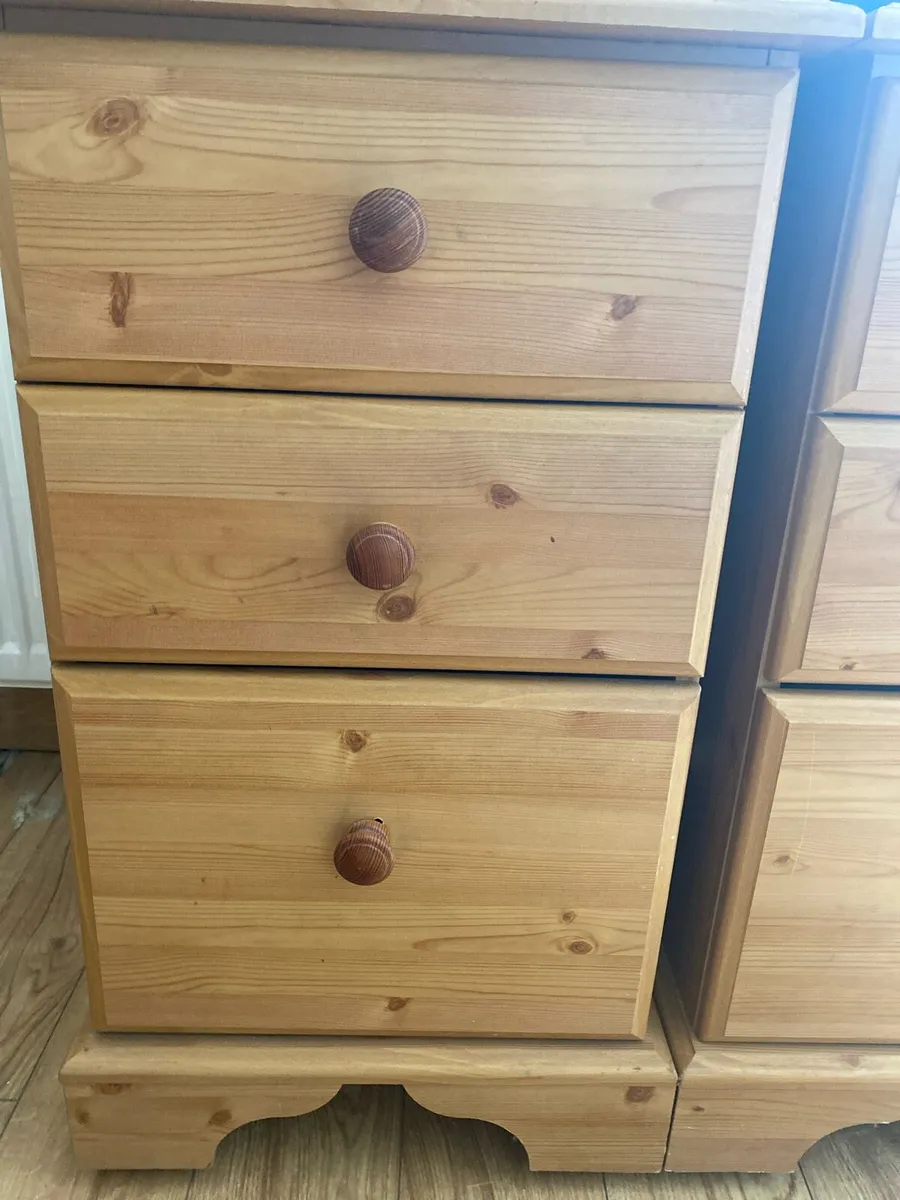 Two lockers - Image 2