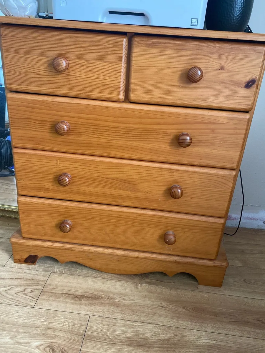 Pine bedroom drawers - Image 1