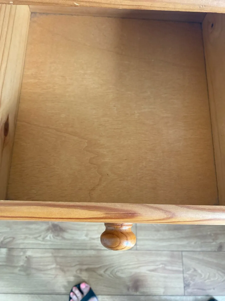 Pine bedroom drawers - Image 2