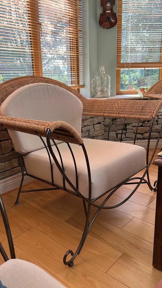 Conservatory furniture 2 chairs and a 2seater couc - Image 1