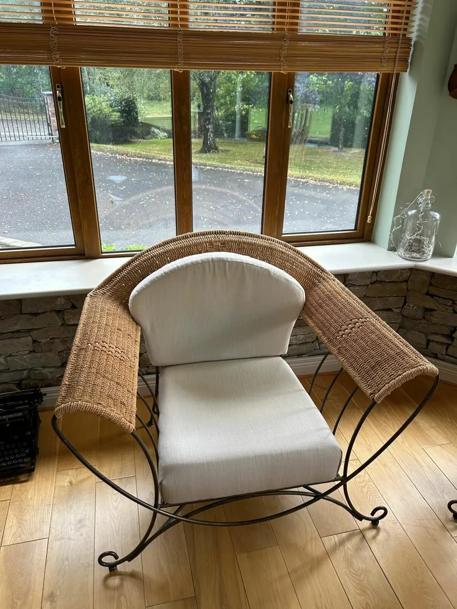 Conservatory furniture 2 chairs and a 2seater couc - Image 2