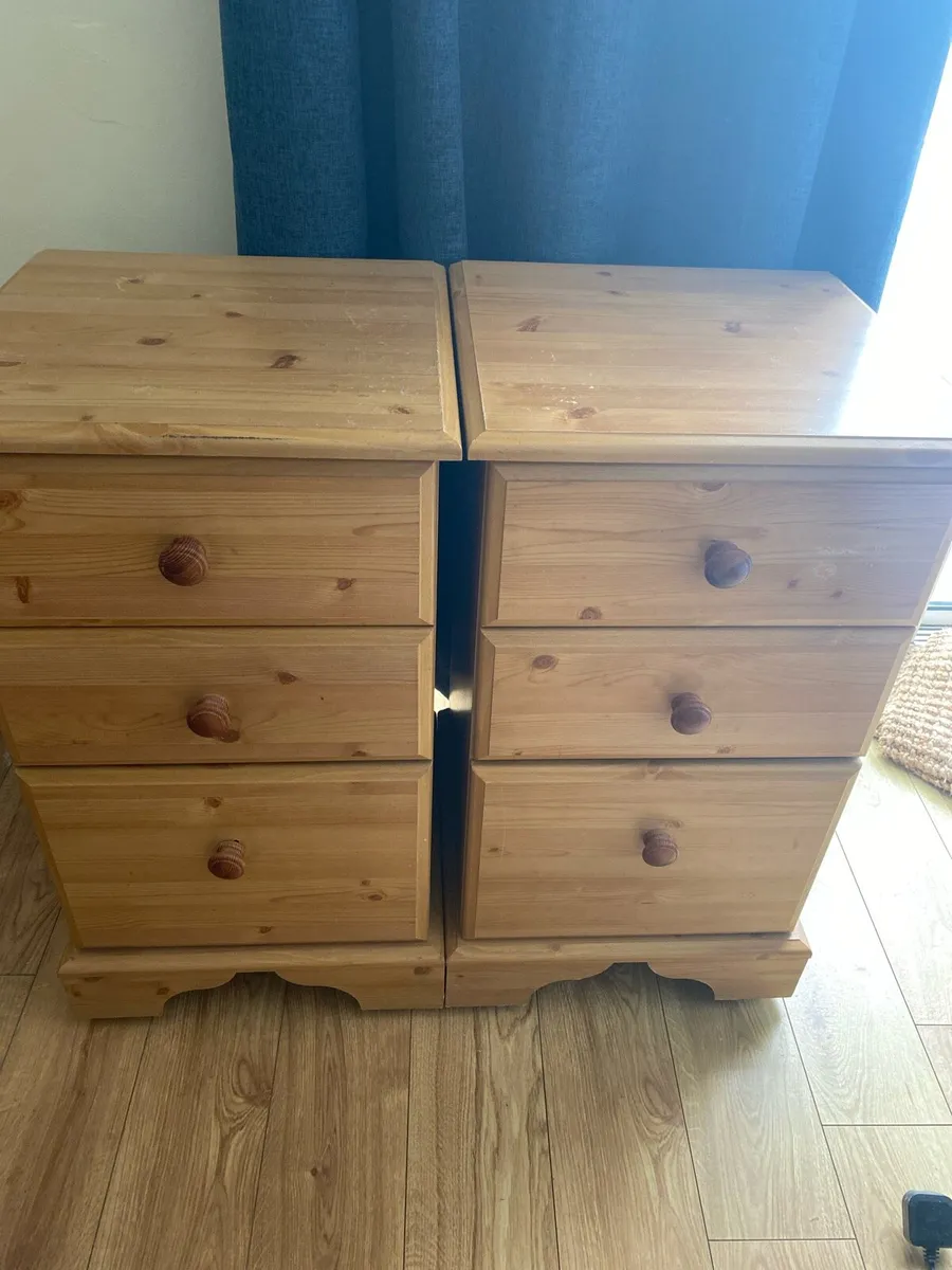 Two lockers - Image 1