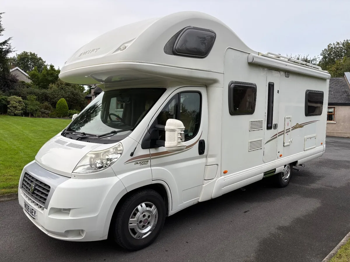 Swift Suntor 630L Coachbuilt Motorhome. 6 Belt/Bth - Image 4