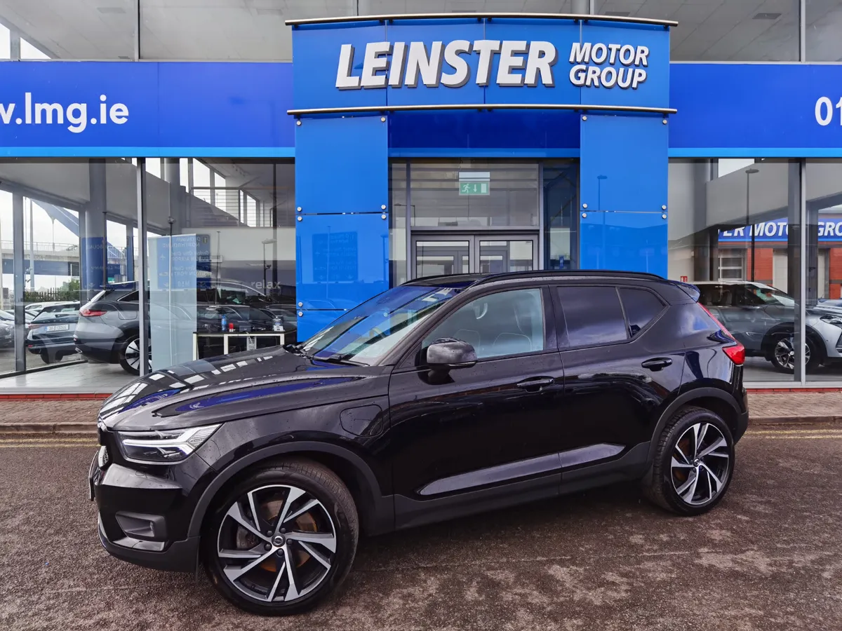VOLVO XC40 1.5 RECHARGE T5 R-DESIGN PRO - Image 1