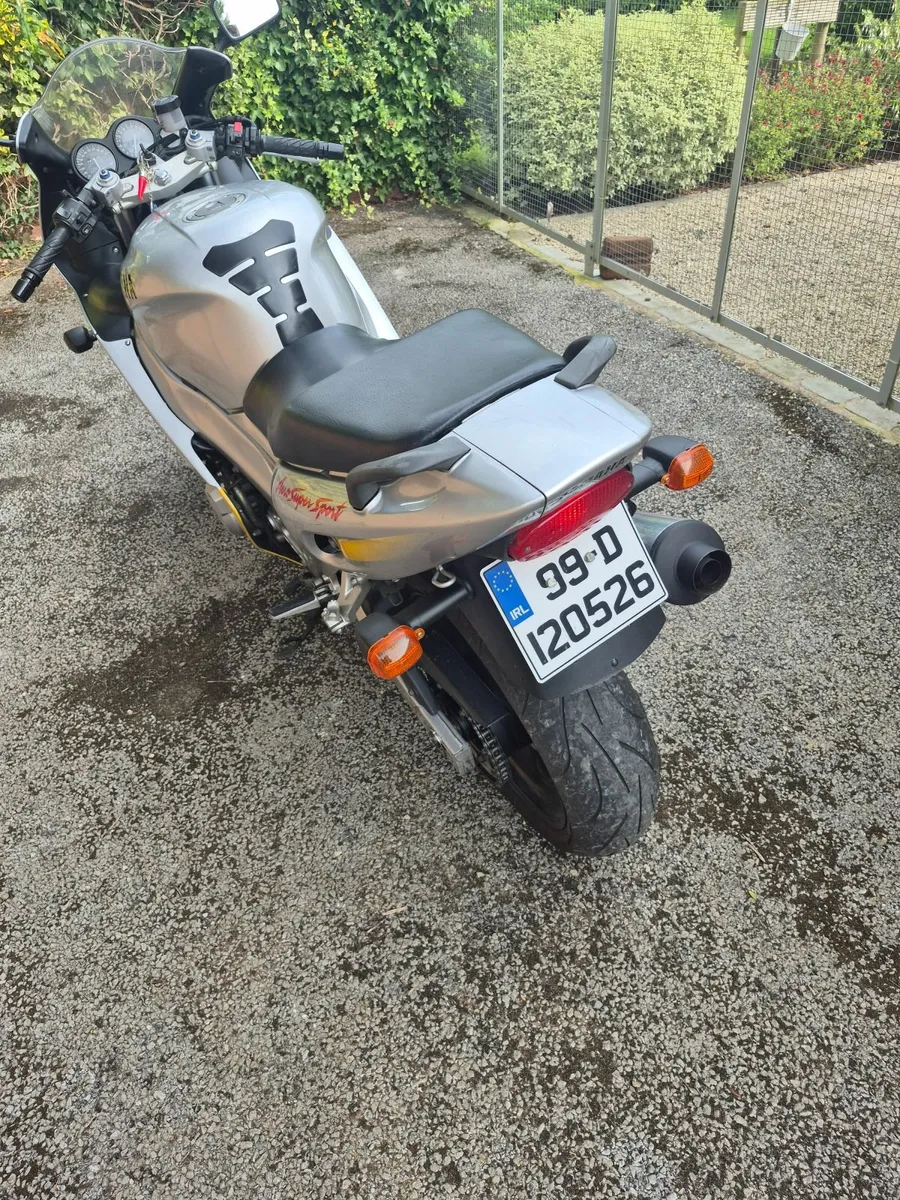 YAMAHA YZF600R 1999 - Image 3